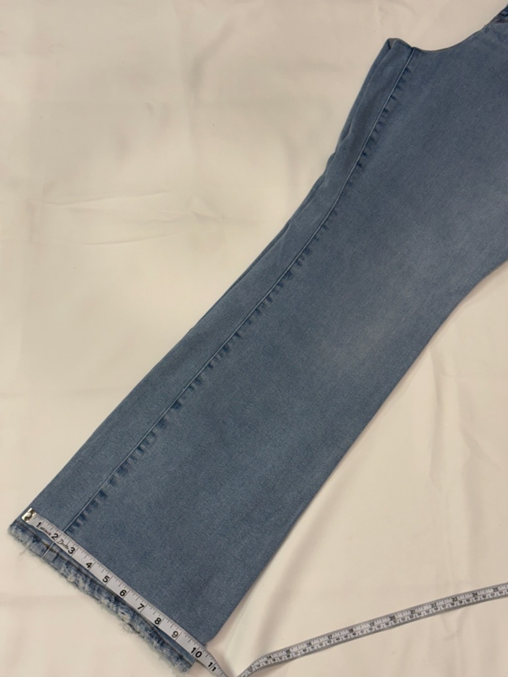 GOOD AMERICAN LIGHT BLUE FLARE JEANS WITH RAW HEM! - Picture 10 of 10